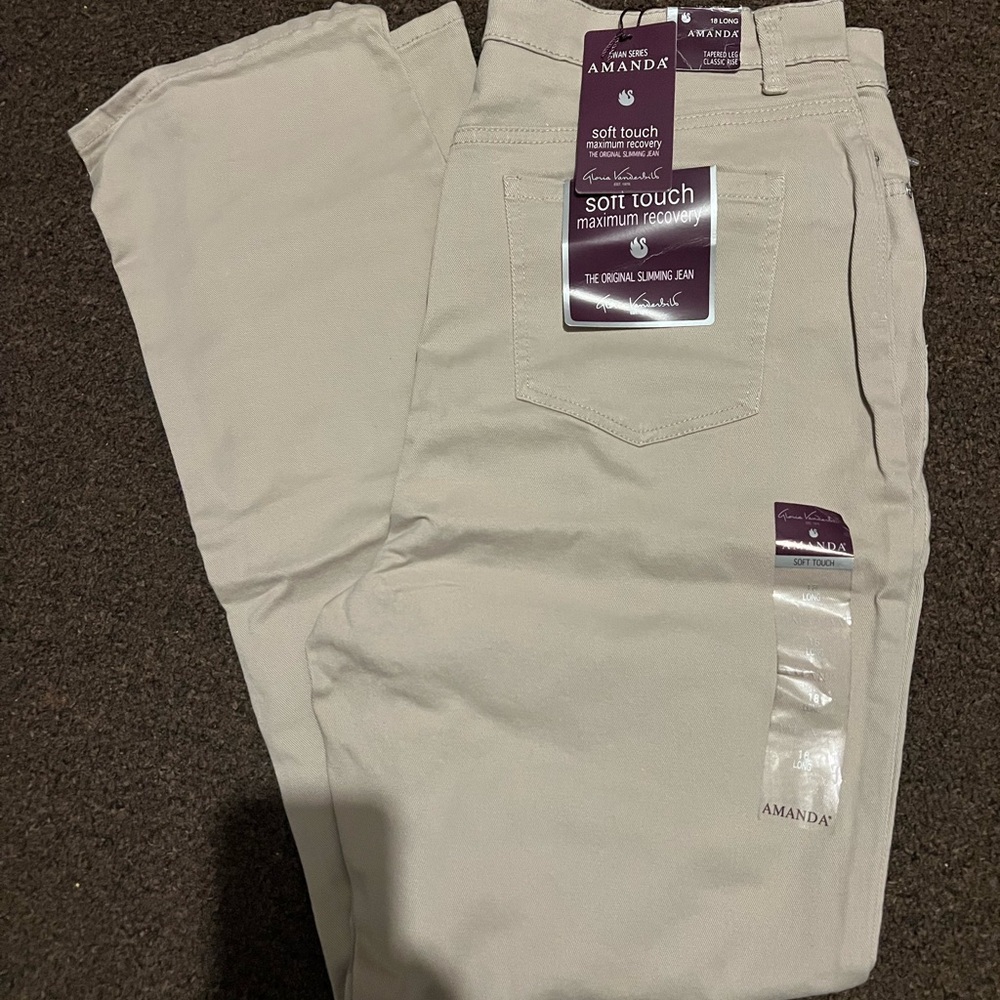 Gloria Vanderbilt Cream Straight Leg Jeans